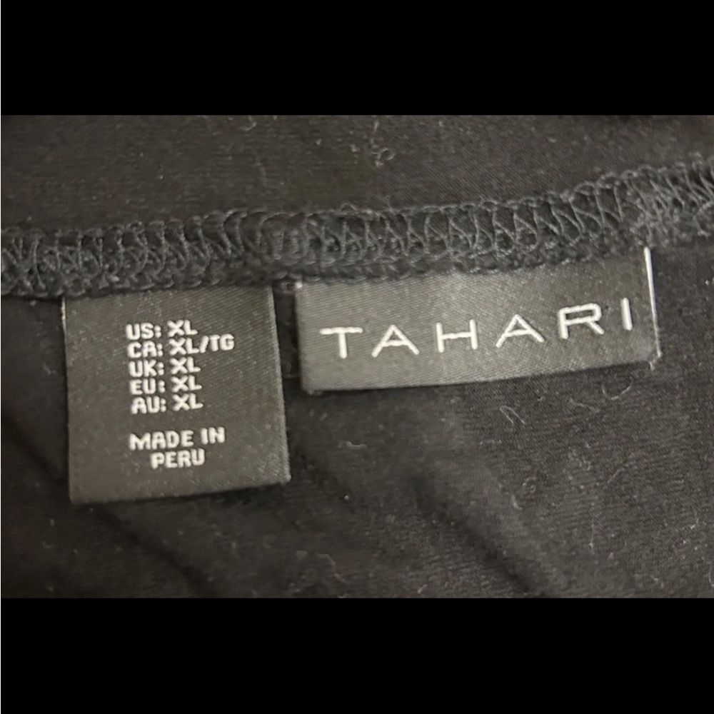 Tahari Black V-Neck Blouse XL Elbow Sleeve Split Neck Center Seam - Picture 3 of 3